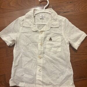 GAP Kids White Short Sleeve Button Down Shirt with Bear Patch Size 2 Years Prep